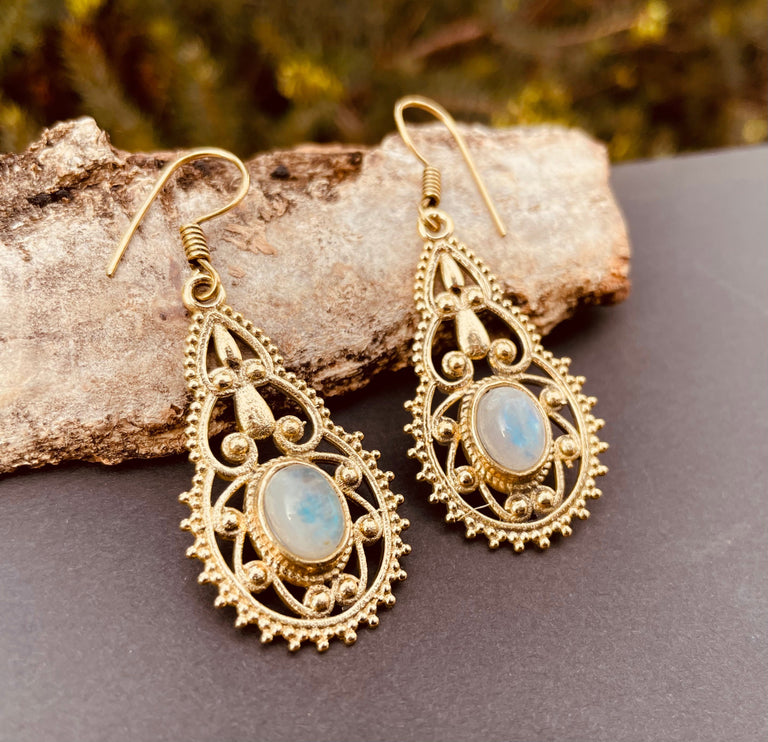 Moonstone Earrings Brass Drop Dangle earrings / Birth Stone / Ethnic / rustic, yoga, hippie, gypsy, pretty, psy, boho, bohemian, festival