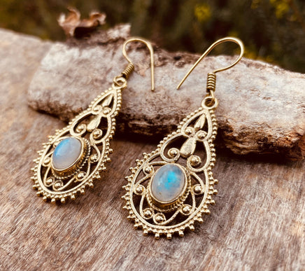 Moonstone Earrings Brass Drop Dangle earrings / Birth Stone / Ethnic / rustic, yoga, hippie, gypsy, pretty, psy, boho, bohemian, festival