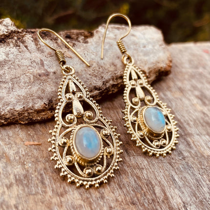 Moonstone Earrings Brass Drop Dangle earrings / Birth Stone / Ethnic / rustic, yoga, hippie, gypsy, pretty, psy, boho, bohemian, festival