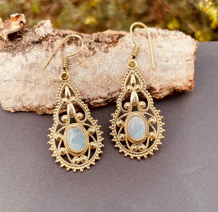 Moonstone Earrings Brass Drop Dangle earrings / Birth Stone / Ethnic / rustic, yoga, hippie, gypsy, pretty, psy, boho, bohemian, festival