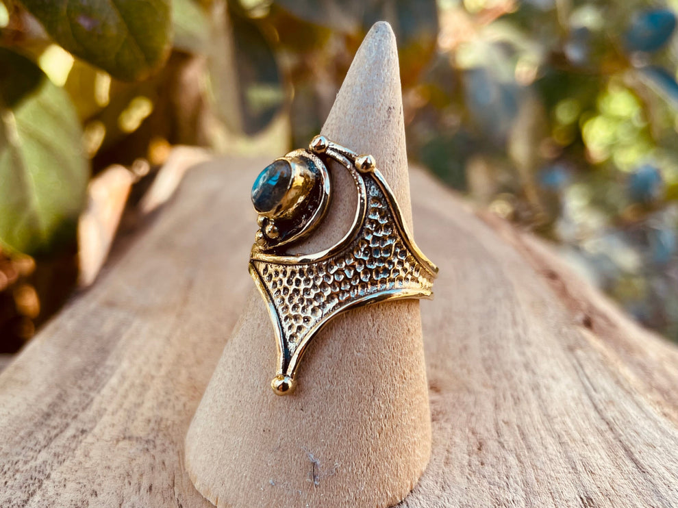 Labradorite Ethnic Ring Brass / Boho / Bohemian / Psy / Rustic / Tribal / Gypsy / Festival / Healing / Festival 